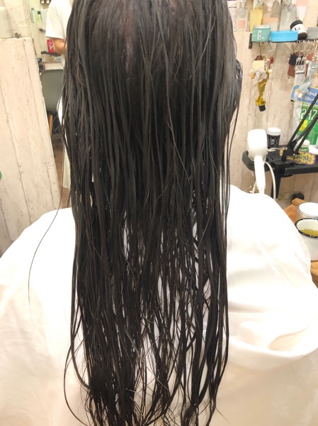 【大阪 今里 梅田茶屋町】ハイトーンの広がる髪の毛にオススメ！Flowers（フラワーズ）のシャンプーで質感を変えてみた。