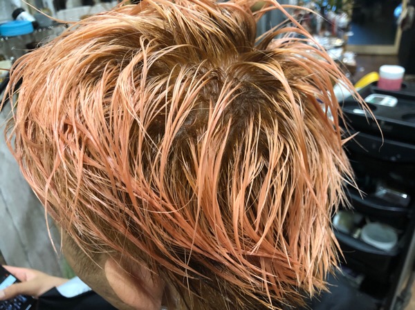 【大阪 今里 梅田茶屋町】ブリーチ必須のマニパニを使ったピンクヘア