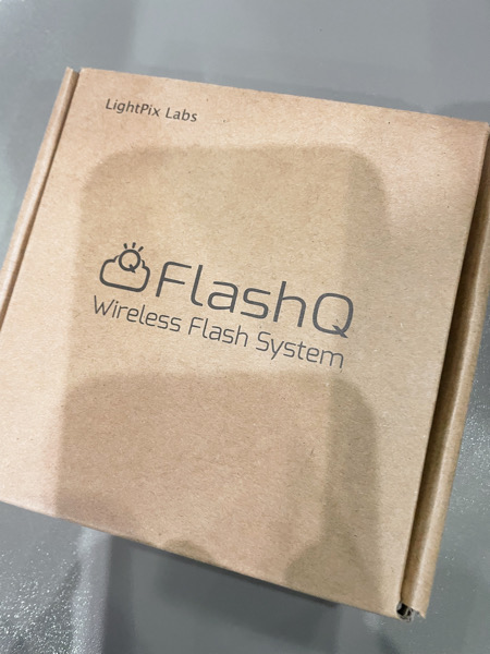 持ち運びに便利な格安クリップドオンストロボのLightPix Labs FlashQ Q20IIを買ってみた
