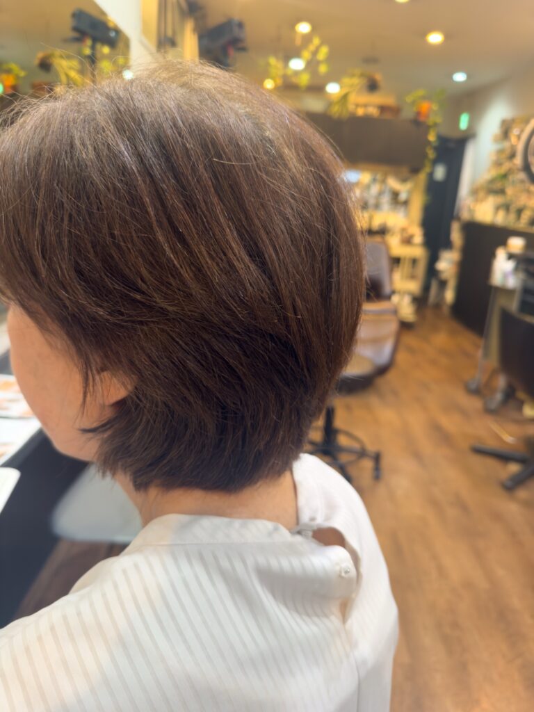 今里で縮毛矯正前の髪の状態 広がりやくせ毛の様子